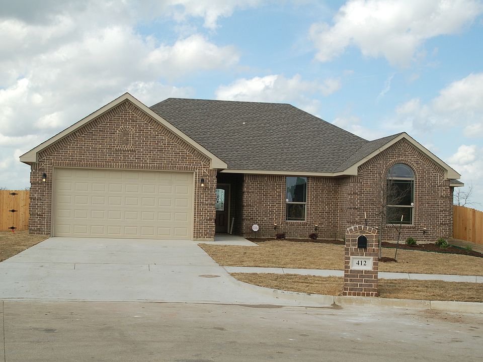 1st image of 412 Centenial Ave