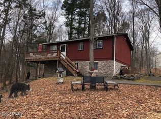 150 Tanglwood Dr, Greentown, PA 18426