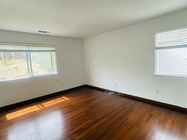 1009 Craftsman Dr — Photo 7
