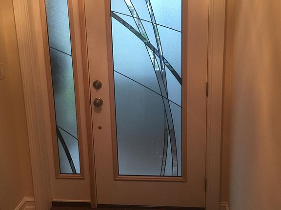 Foyer/front door