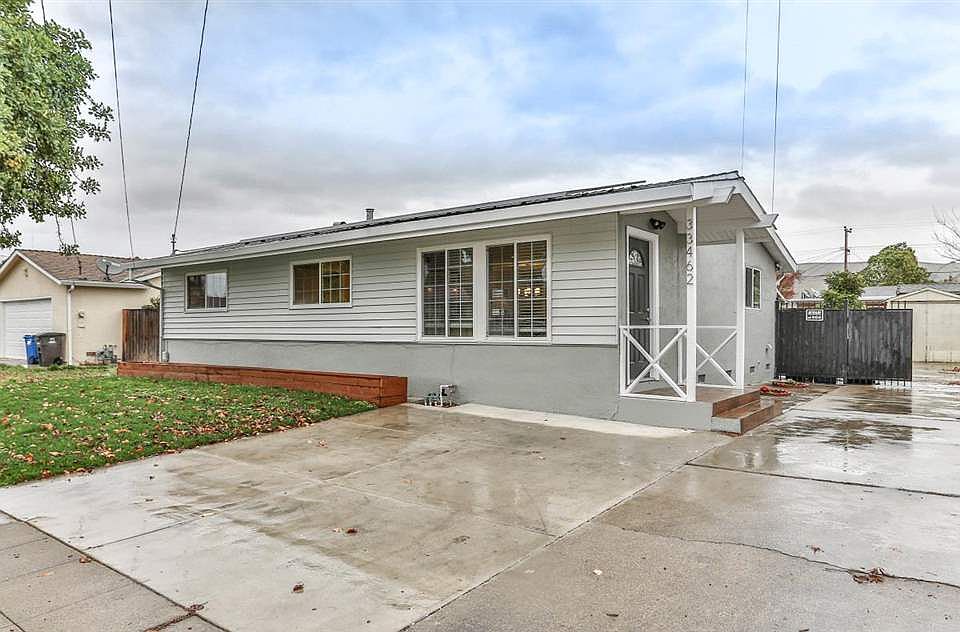 1st image of 33462 University Dr