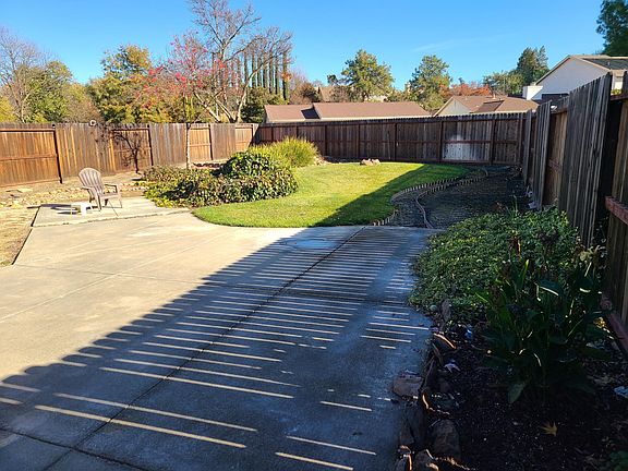 5th image of 1944 Larchmont Cir