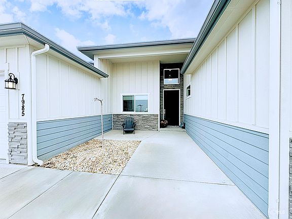 2nd image of 7985 Humble Ln
