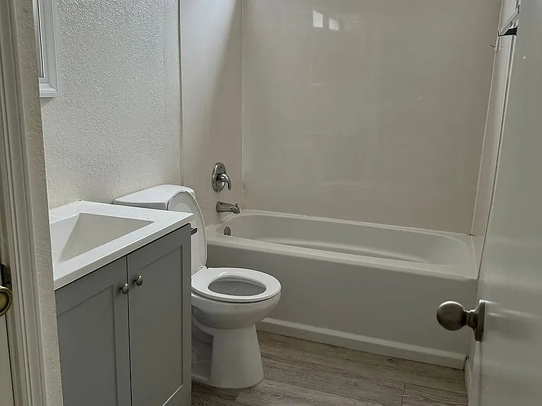 1564 E Drake Dr — Photo 14