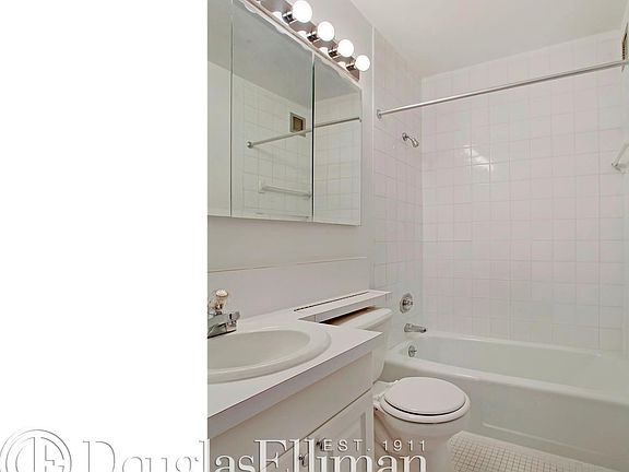 3rd image of 230 W 55th St APT 15C