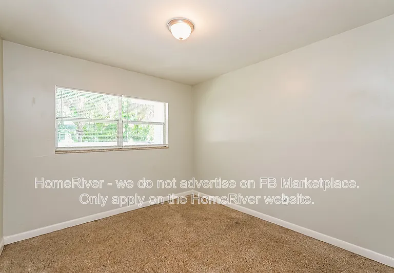 1903 W Spruce St — Photo 9