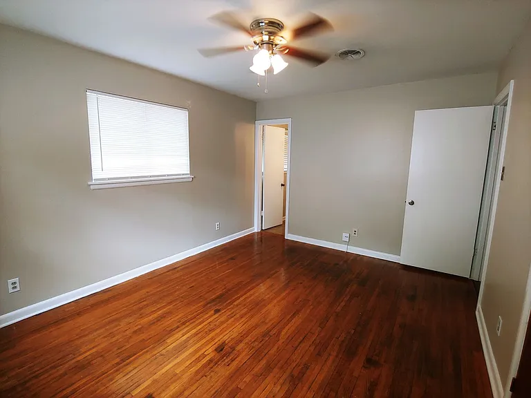 10005 Raymond Dr — Photo 10