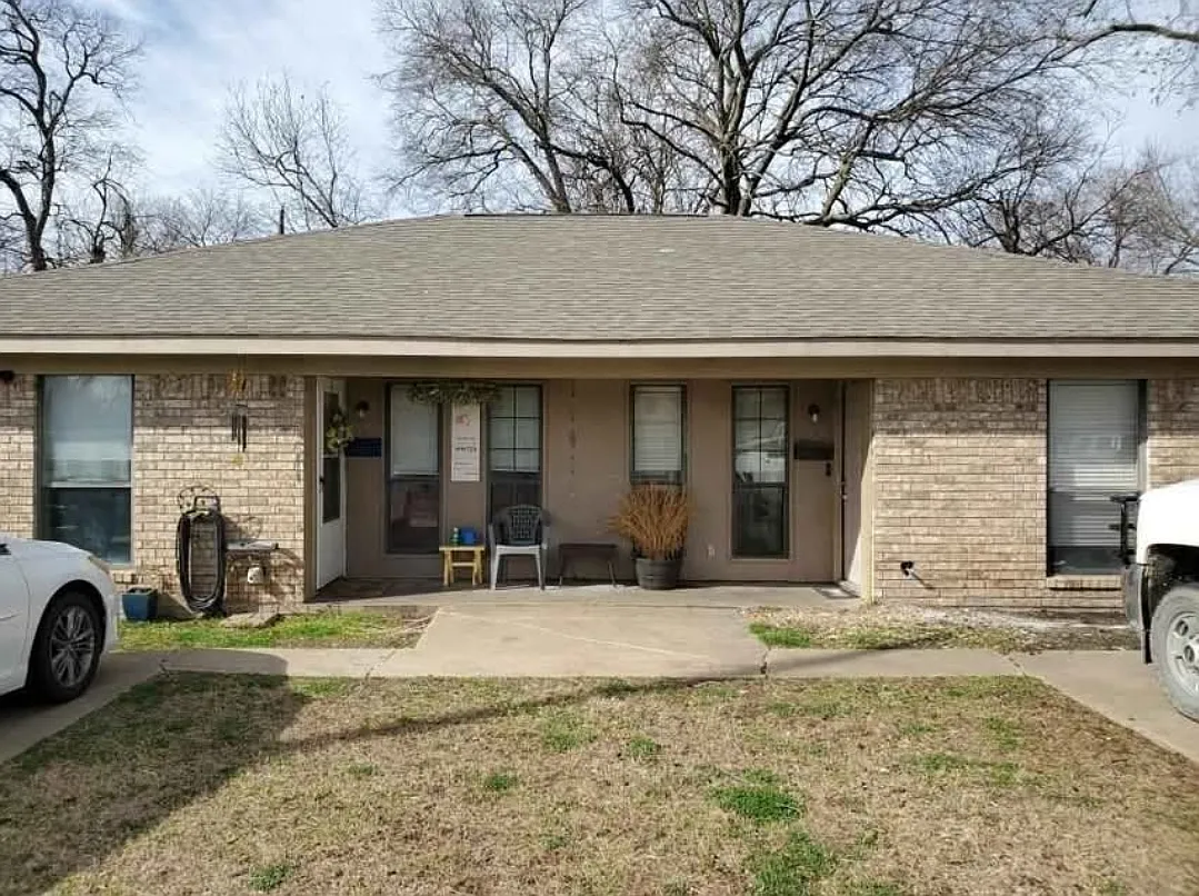 2 bed, 958 sqft, $1,100 — Photo 1