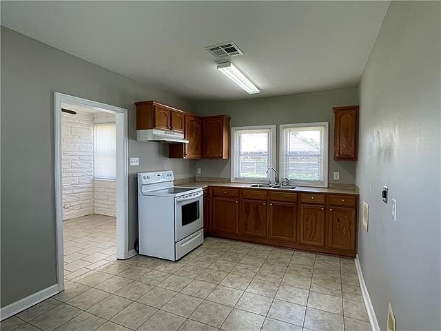 2nd image of 12225 River Rd #5