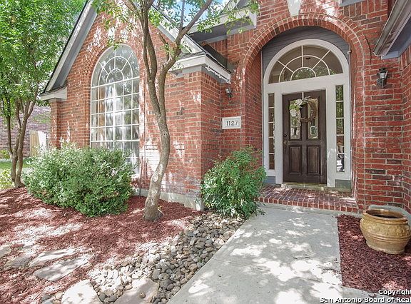 3rd image of 1127 Tranquil Trail Dr
