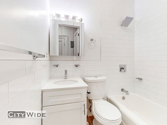 3rd image of 145 E 72nd St #4RE