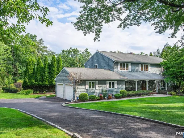 715 Terrace Hts, Wyckoff, NJ 07481