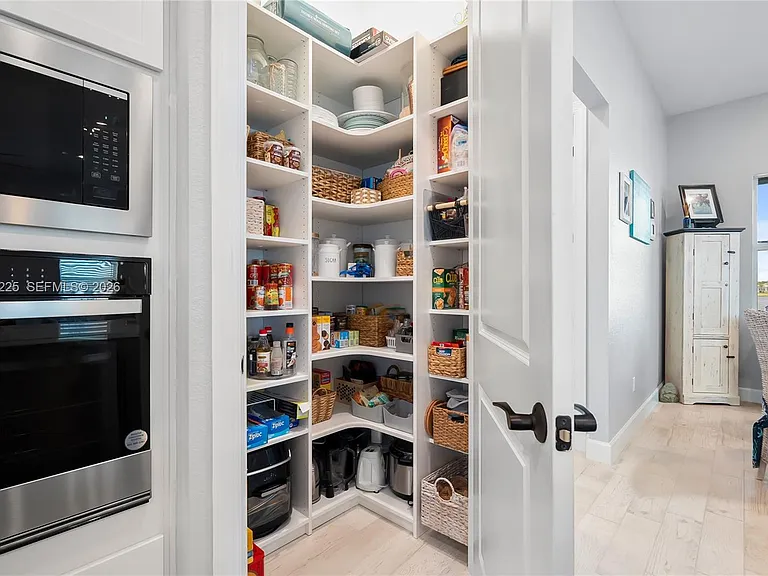 9734 SW Meridian Way — Photo 12