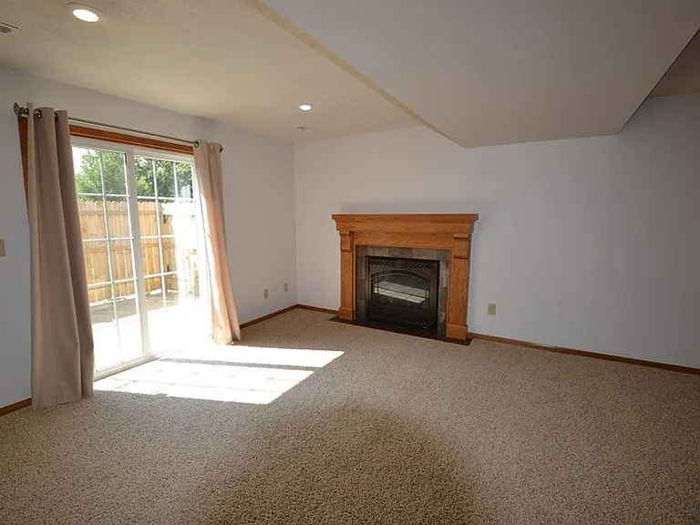 4401 E Oak St — Photo 13