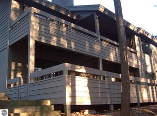 6459 Mission Rdg, Traverse City, MI 49686