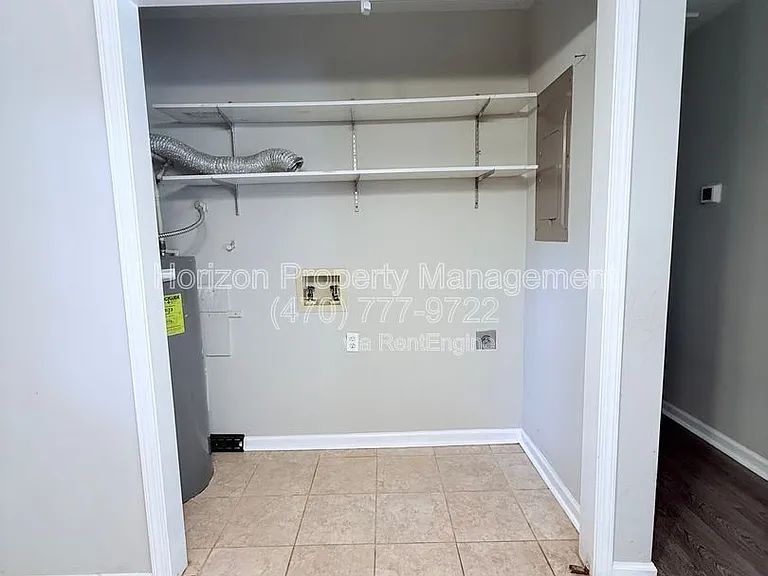 1670 Lakeside Trl — Photo 8