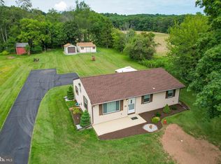 7661 Passer Rd, Coopersburg, PA 18036