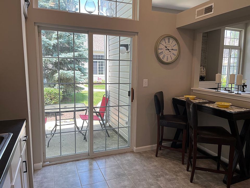 1st image of 319 E Victoria Cir