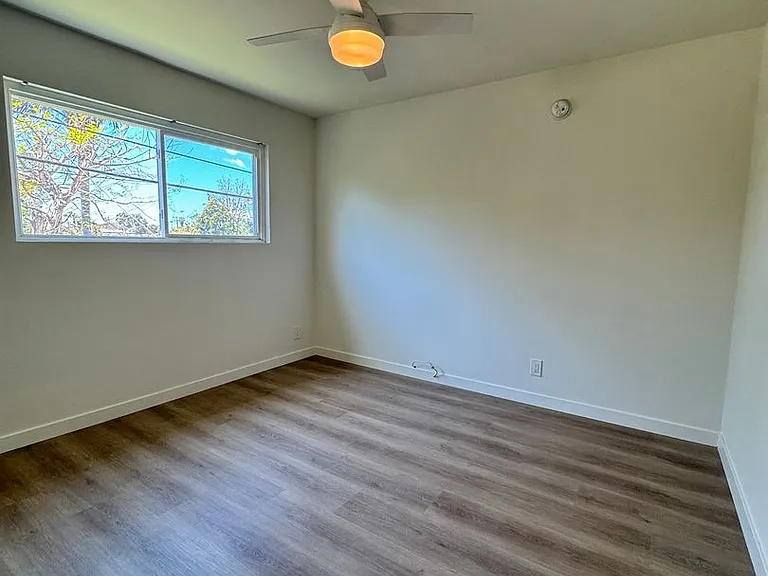 4327 Inglewood Blvd — Photo 13
