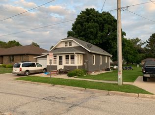 206 Oak St, Fort Atkinson, IA 52144