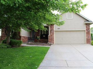 3213 N Lakecrest St, Wichita, KS 67205