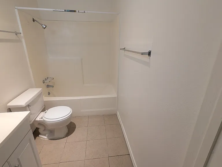 1054 S Magnolia Ave #8 — Photo 12