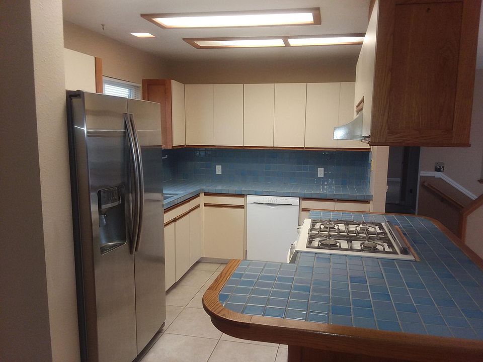2nd image of 440 Henrietta Ave
