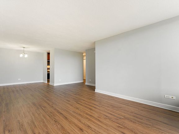 5th image of 1043 S York Rd APT 310