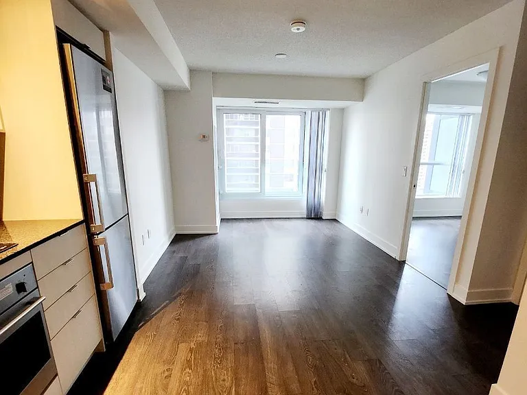 9 Mabelle Ave #1215 — Photo 2