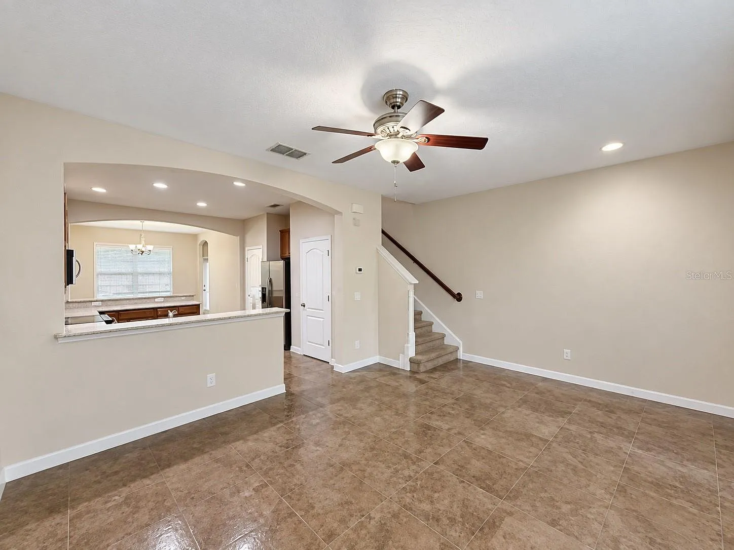 3 bed, 2.5 bath, 1476 sqft, $2,400 — Photo 3