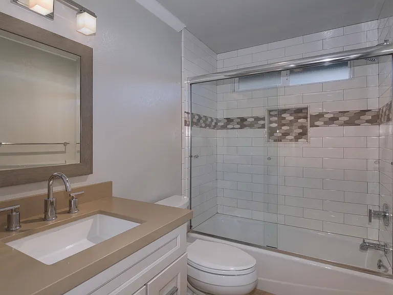 925 Hermes Ave — Photo 11