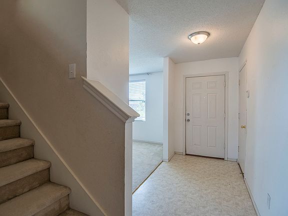 5th image of 2036 W Grove Ln