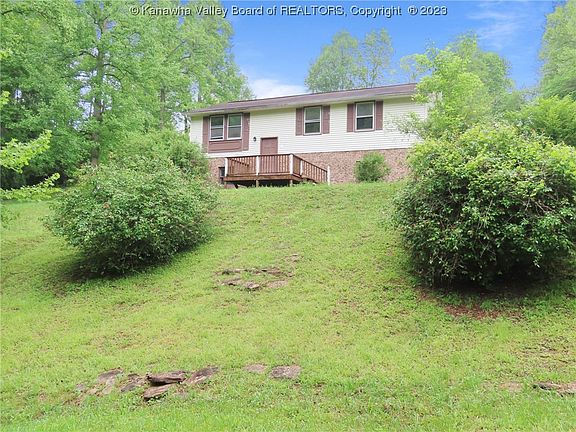 2nd image of 127 Winthrop Ln