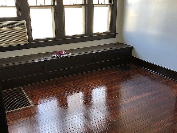 5th image of 214 Glendora Ave