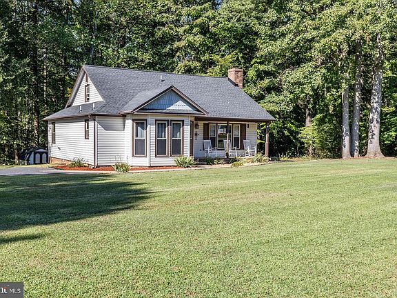 3rd image of 10318 Shaw Dr