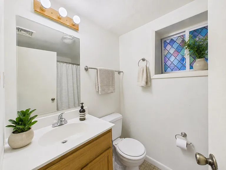 2055 Fitzwater St — Photo 13