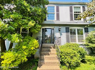 7005 Green Spring Dr, Green Spring, KY 40241