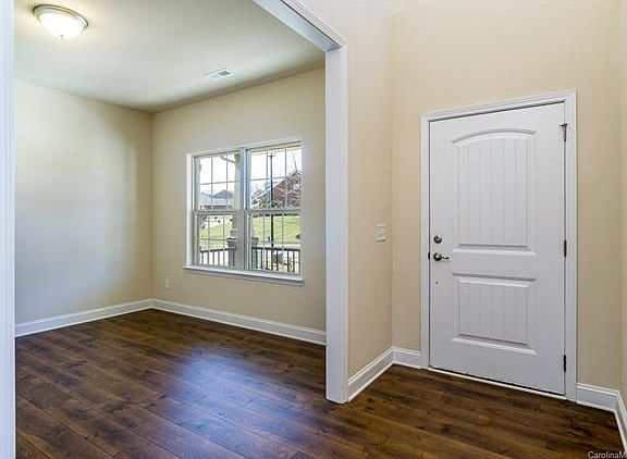 4th image of 204 Front Porch Dr