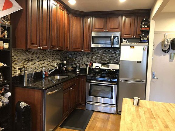 5th image of 2339 31st Dr APT 3F