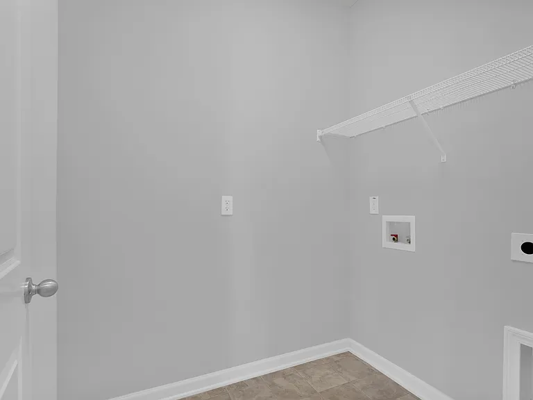 198 Greenoak Trl — Photo 10