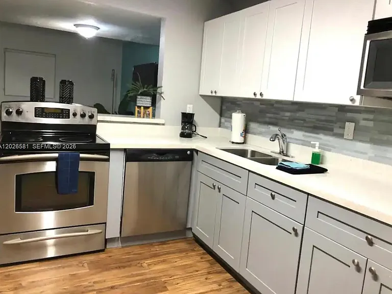 1011 NW 7th Ave #1011 — Photo 7