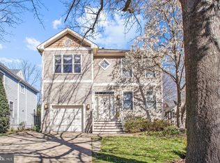 4701 8th St S, Arlington, VA 22204