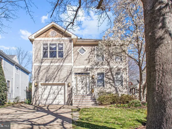4701 8th St S, Arlington, VA 22204