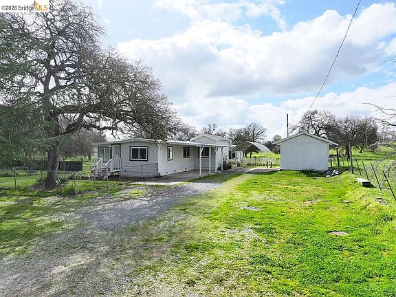 4th image of 7550 Adams Ave