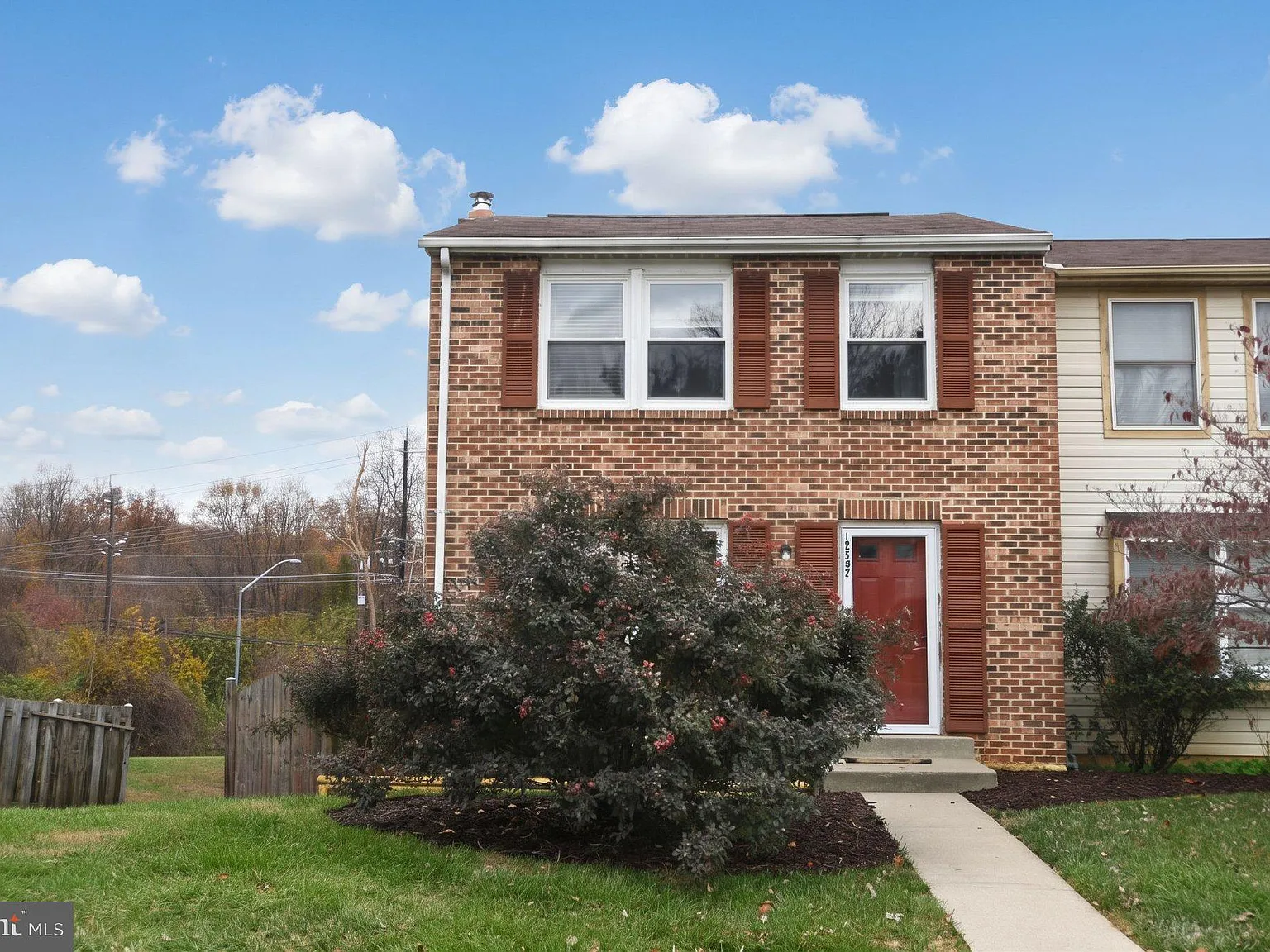 2 bed, 3.0 bath, 1540 sqft, $2,300 — Photo 2