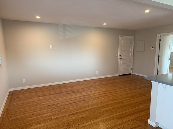4th image of 1400 Laurel St APT 6