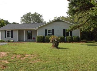 150 Scenic Ave, Campobello, SC 29322