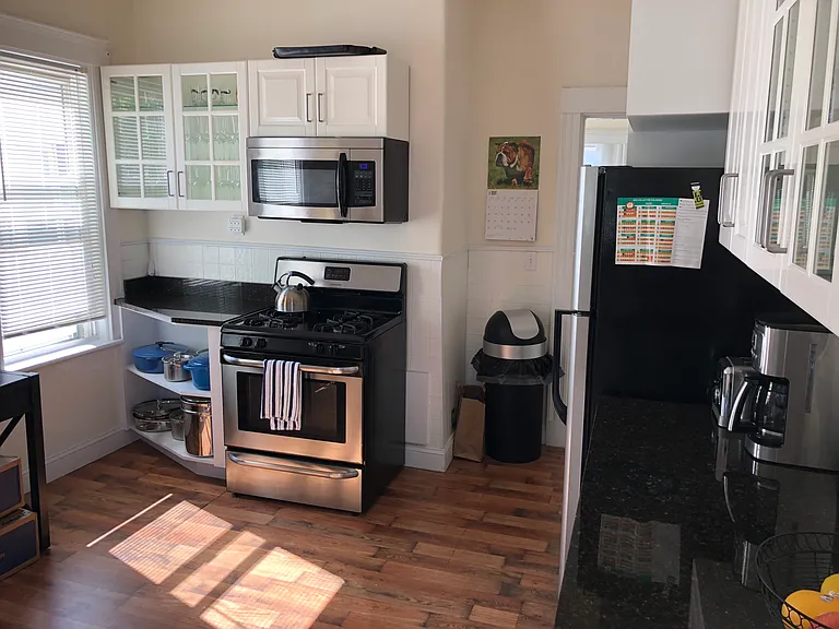 28 Laurel St #2 — Photo 7