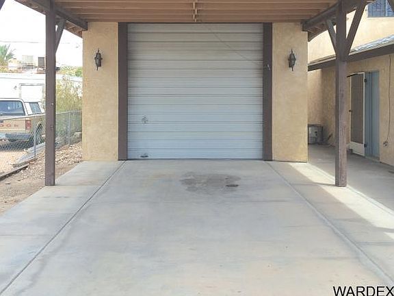 3rd image of 1594 Lakeside Dr