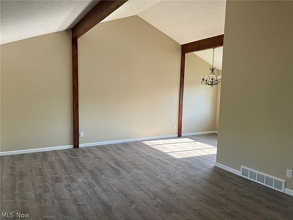 5th image of 1202 Teakwood Ln